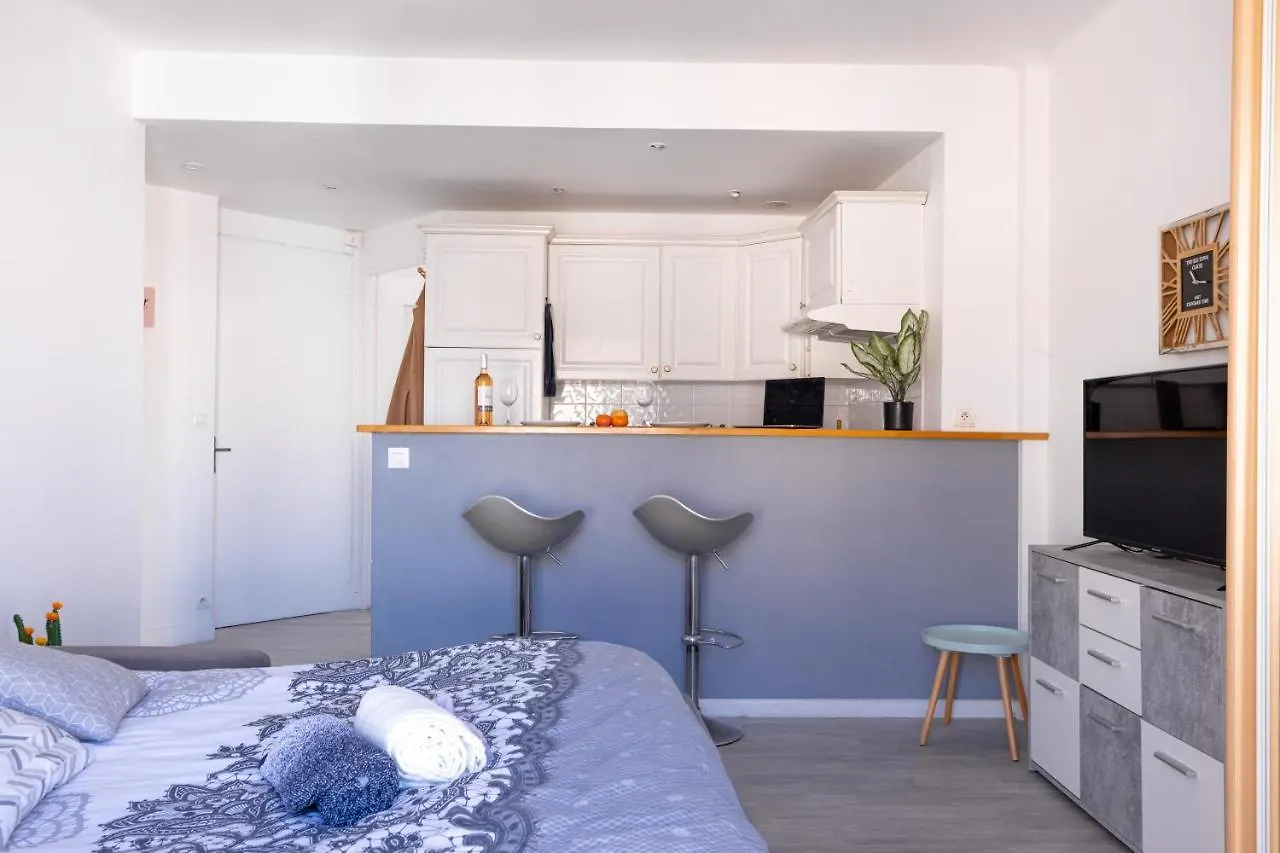 Cannes Centre Apartment With A Balcony